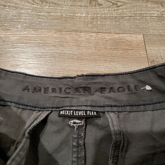 American Eagle Outfitters Classic Fit 7" Inseam Flat Front Shorts Men's Size 28 - Picture 2 of 7